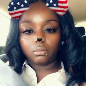 Meet your Posher, Latoya